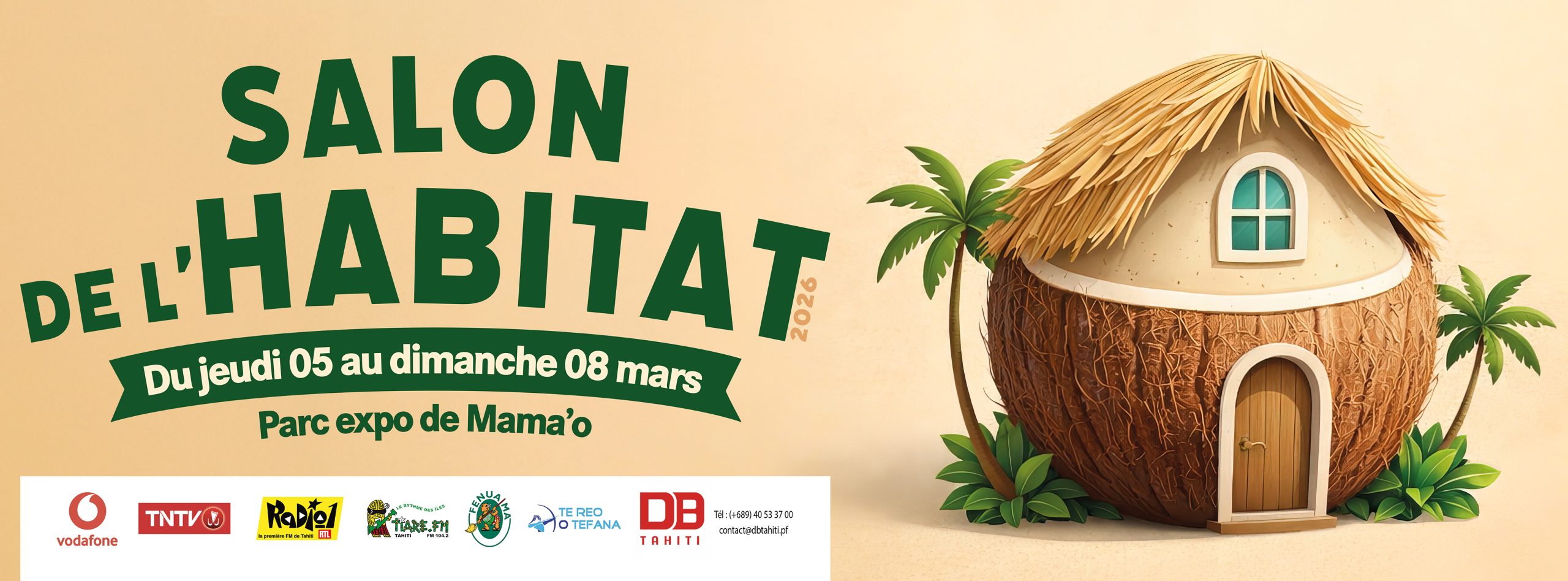 Un technicien solaire devant son véhicule de fonction, pour une installation solaire de qualité.